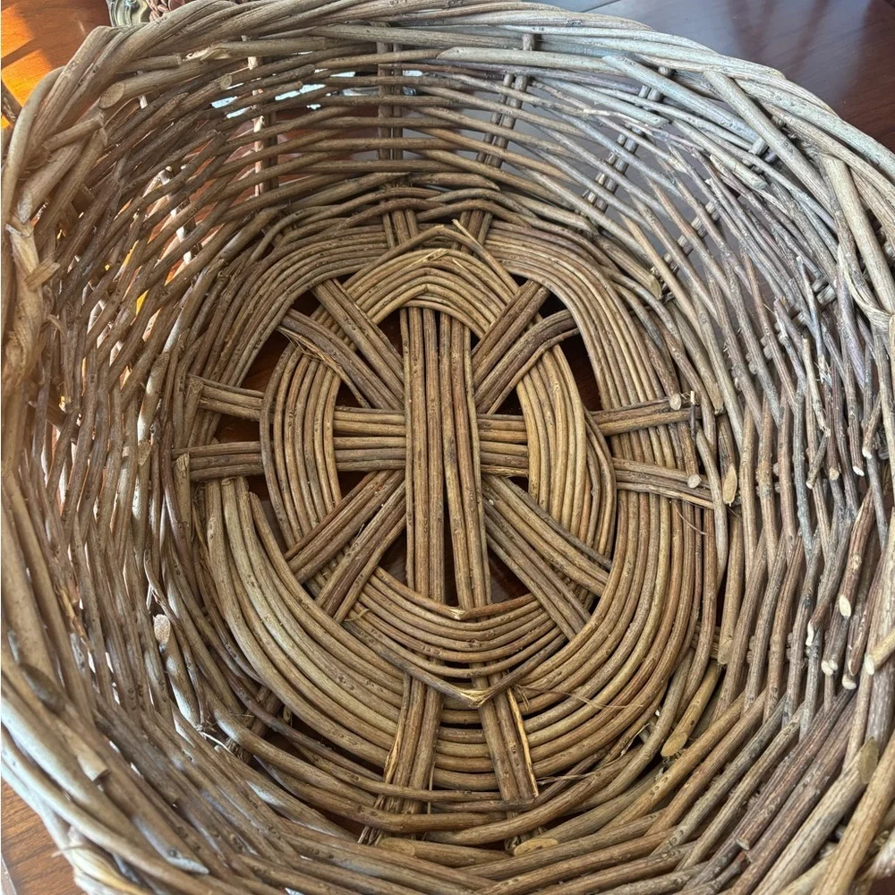 Vintage XL Gathering Brown Wicker Basket